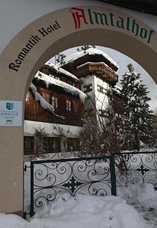 Romantikhotel Almtalhof Grünau im Almtal エクステリア 写真