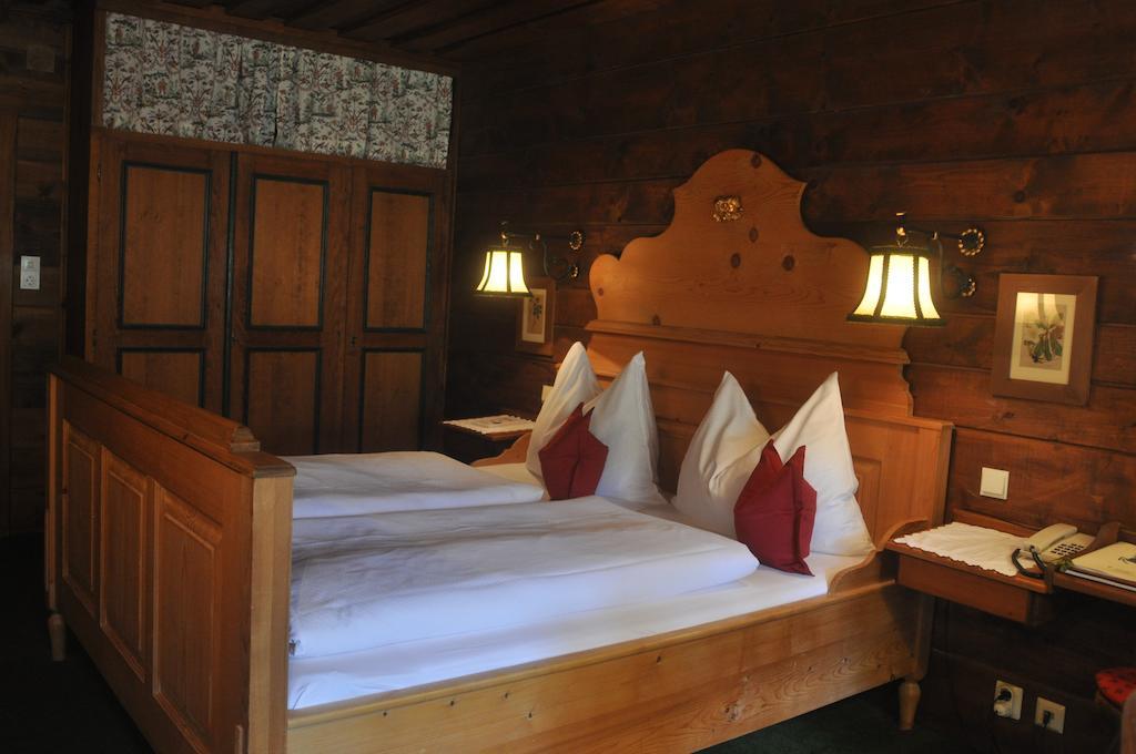 Romantikhotel Almtalhof Grünau im Almtal エクステリア 写真